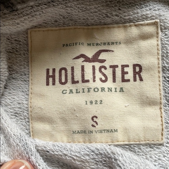 🖤Hollister short sleeve hoodie🖤 - Picture 6 of 6
